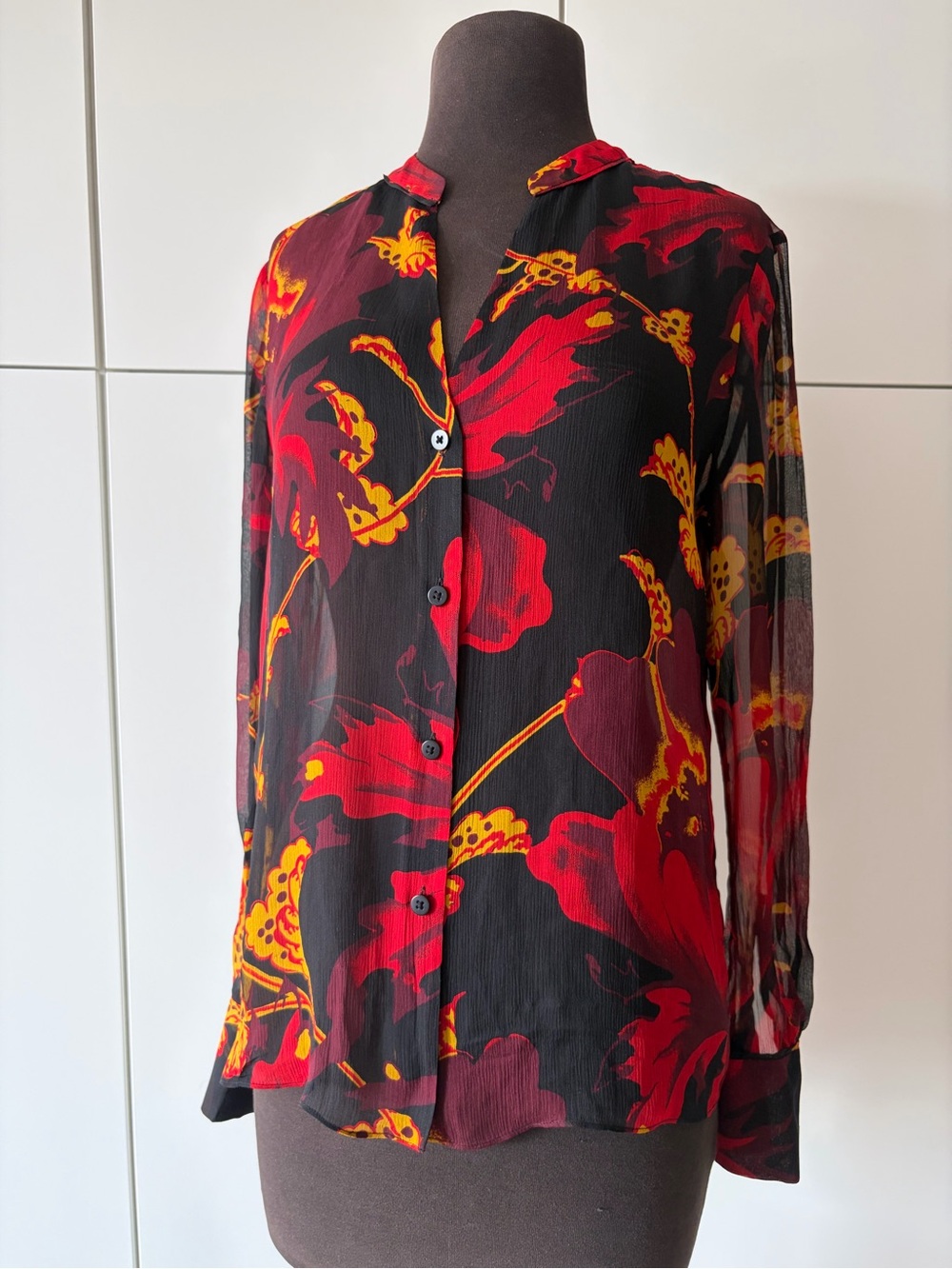 Diane von Furstenberg 100% Silk Floral Sheer Button-Front Blouse Size 4